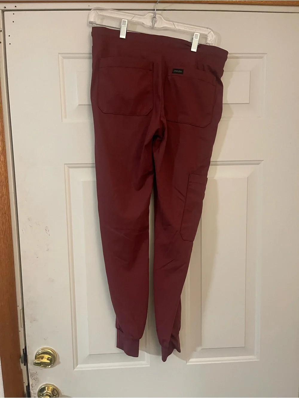 Folds Woman’s Burgundy Scrub Pants Medium  Hypoallergenic Soft Nursing